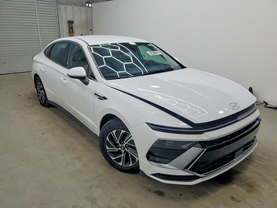 Снимка 4 от търг – 2026 HYUNDAI SONATA HYBRID с VIN KMHL24JJ0TA150853