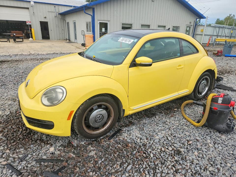 VOLKSWAGEN BEETLE 2012 с VIN 3VWJX7AT3CM655124 - Снимка от търг