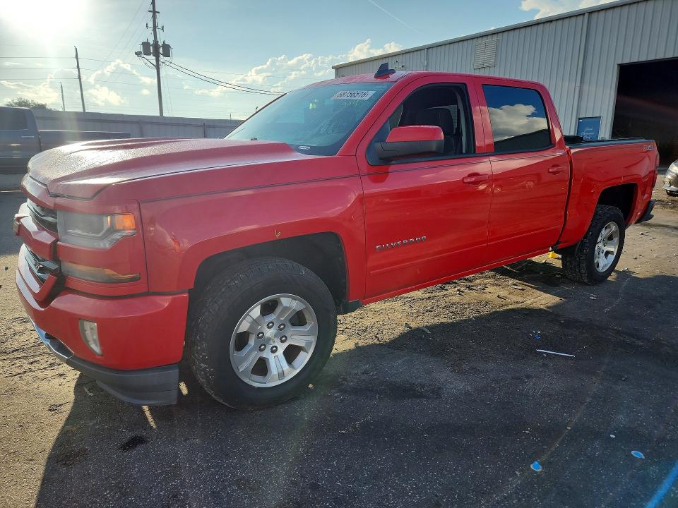 CHEVROLET SILVERADO 2016 с VIN 3GCUKREC6GG198656 - Снимка от търг