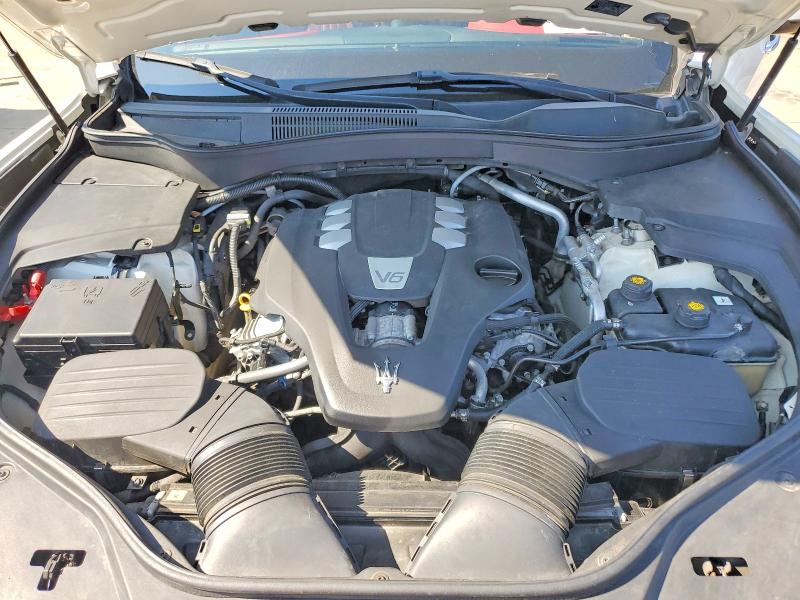 Photo 12 from auction – 2018 MASERATI LEVANTE with VIN ZN661XUL8JX268516