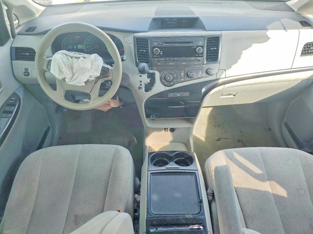 Photo 8 from auction – 2012 TOYOTA SIENNA with VIN 5TDKK3DC9CS203382