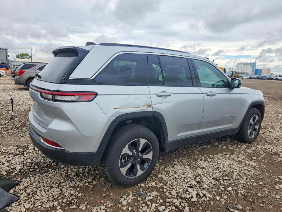 Снимка 3 от търг – 2024 JEEP GRAND CHEROKEE с VIN 1C4RJYB68RC117468