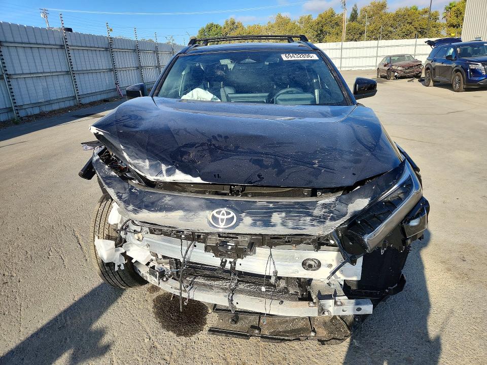 Снимка 5 от търг – 2026 TOYOTA BZ с VIN JTMBCAEB7TA012306