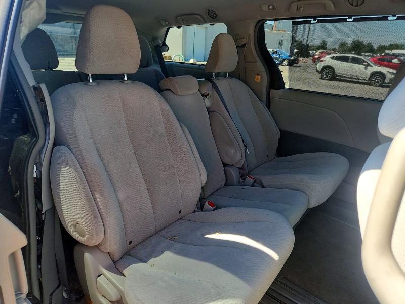Photo 11 from auction – 2012 TOYOTA SIENNA with VIN 5TDKK3DC2CS255615