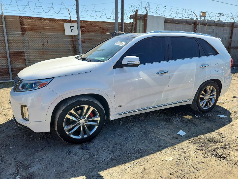 Снимка 1 от търг – 2015 KIA SORENTO с VIN 5XYKWDA78FG623301
