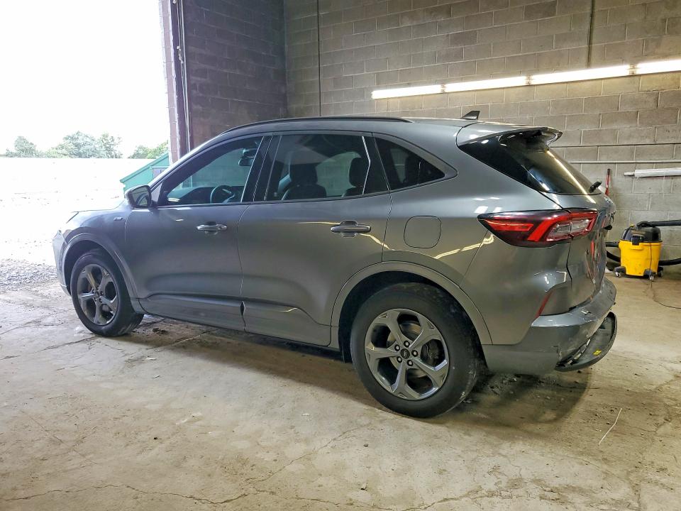 Photo 2 from auction – 2023 FORD ESCAPE with VIN 1FMCU9MN5PUA91891