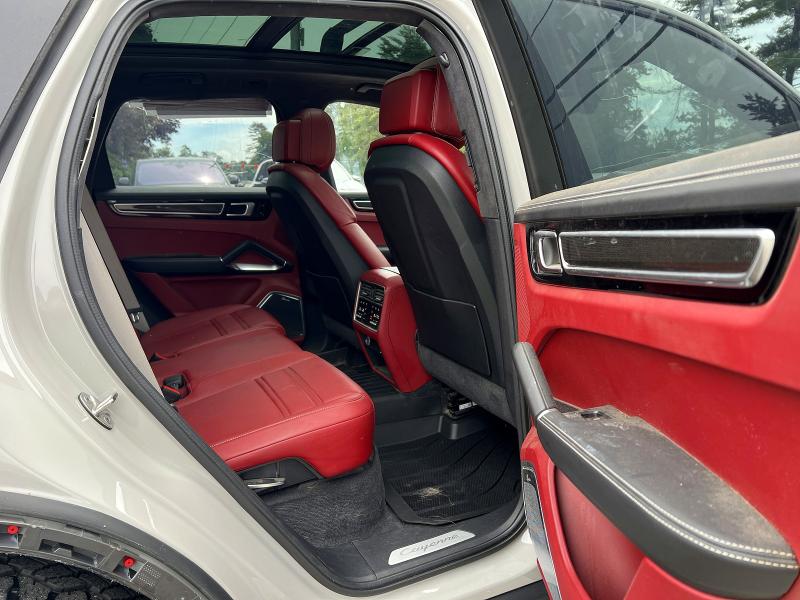 Фото 6 с аукциона – 2021 PORSCHE CAYENNE с VIN WP1AF2AY1MDA36070