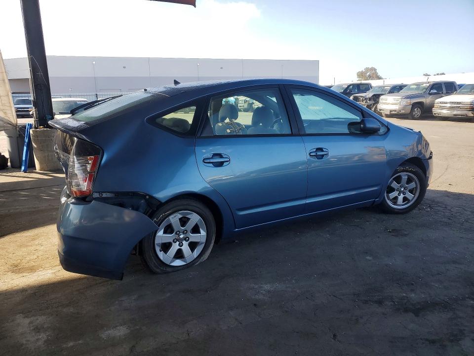 Photo 3 from auction – 2004 TOYOTA PRIUS with VIN JTDKB20U340103386