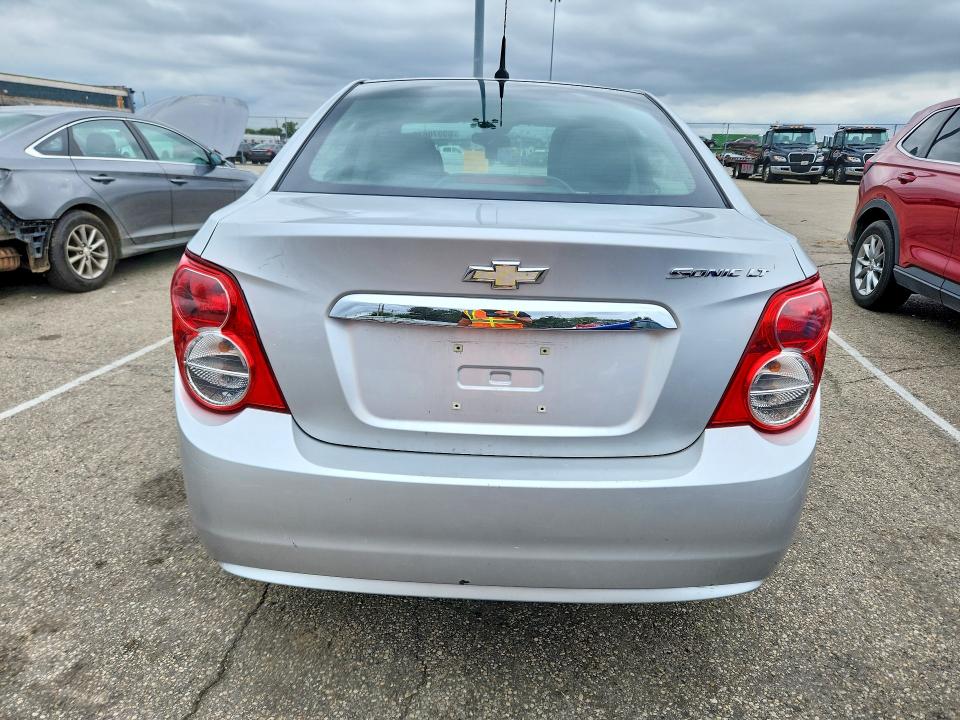Снимка 6 от търг – 2012 CHEVROLET SONIC с VIN 1G1JC5SHXC4101435