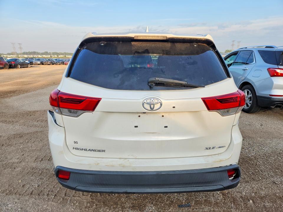Снимка 6 от търг – 2017 TOYOTA HIGHLANDER с VIN 5TDJZRFH0HS424279
