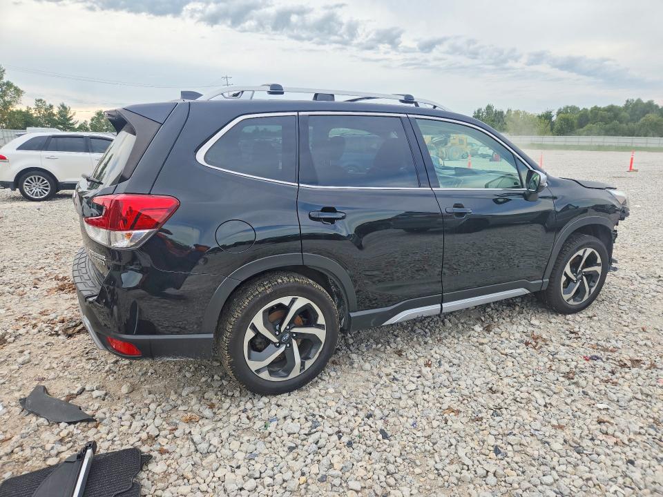 Photo 3 from auction – 2022 SUBARU FORESTER with VIN JF2SKARC6NH417915