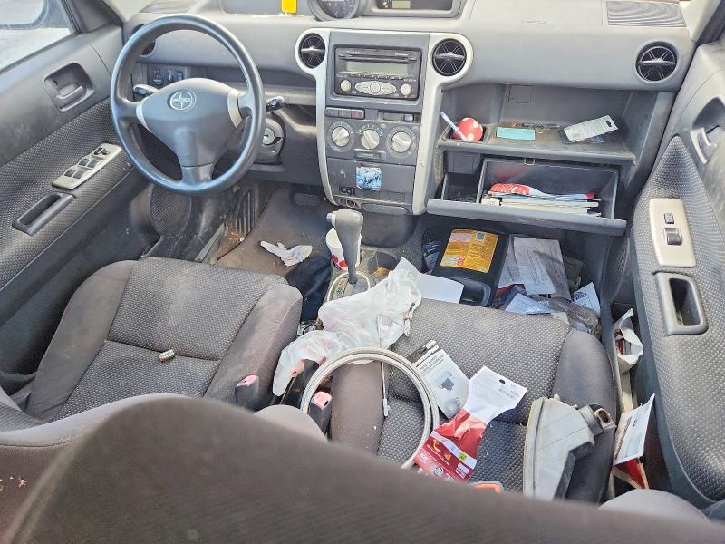 Foto 8 de la subasta – 2006 SCION XB con VIN JTLKT324464049306