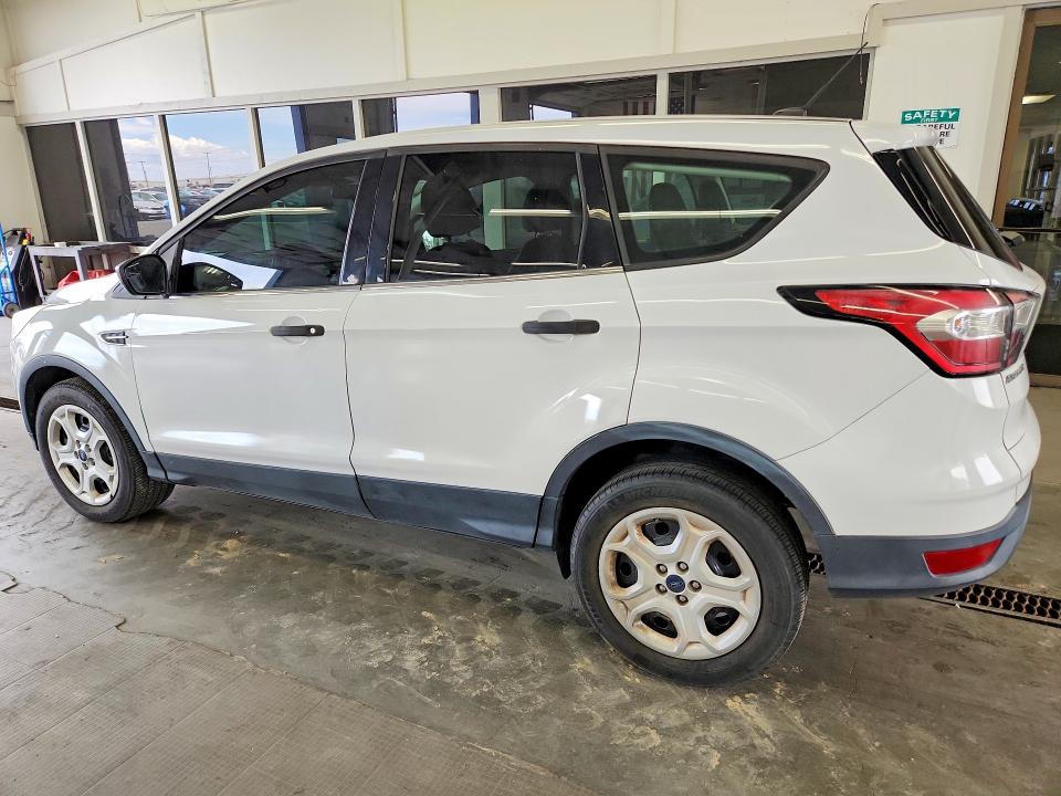 Photo 2 from auction – 2017 FORD ESCAPE with VIN 1FMCU0F73HUD28986