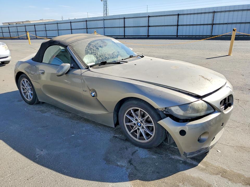 Photo 4 from auction – 2005 BMW Z4 with VIN 4USBT33585LS54774