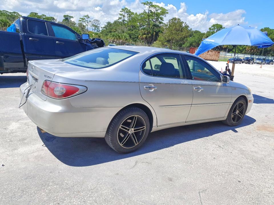 Foto 3 de la subasta – 2002 LEXUS ES con VIN JTHBF30G320078957