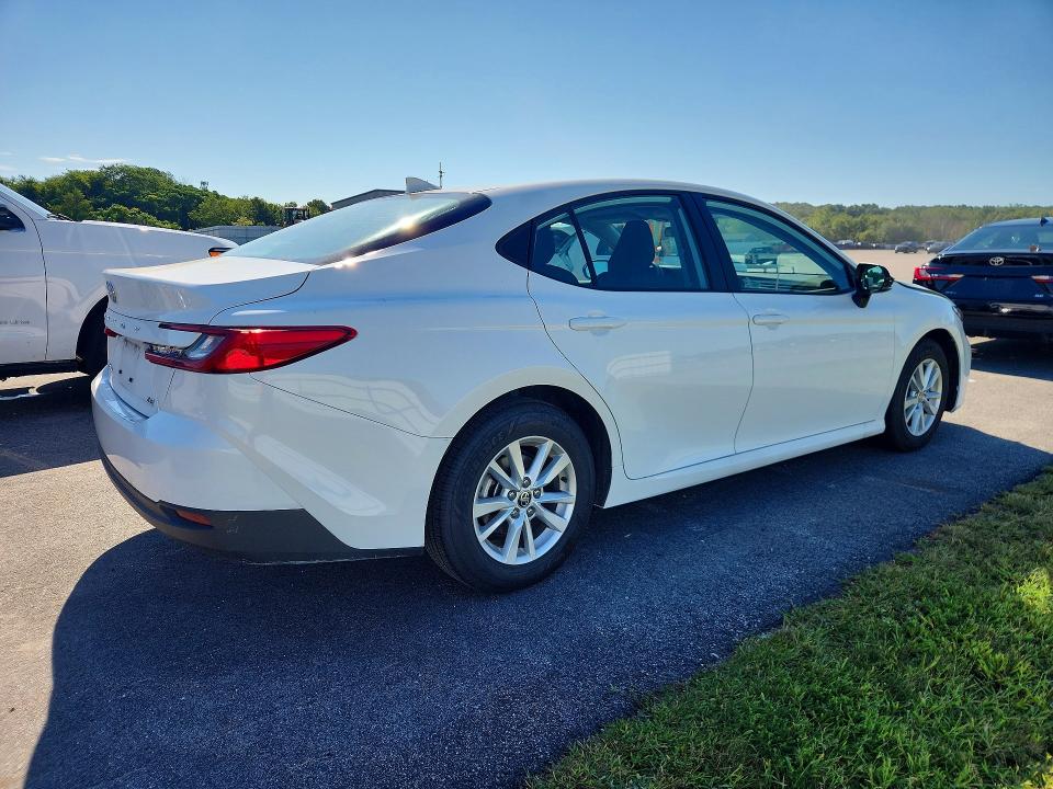 Photo 3 from auction – 2026 TOYOTA CAMRY with VIN 4T1DAACK8TU271155