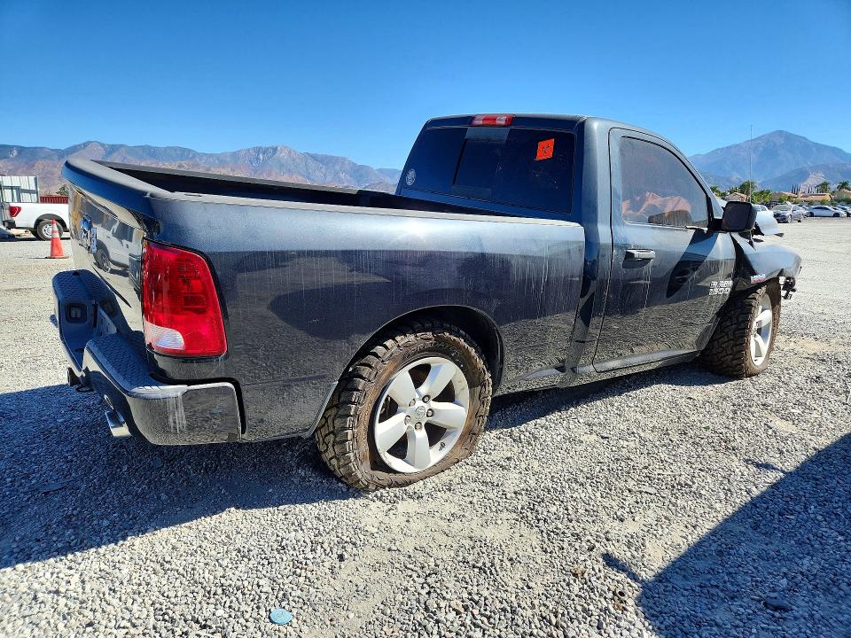 Фото 3 с аукциона – 2016 RAM 1500 с VIN 3C6JR6AT2GG206343