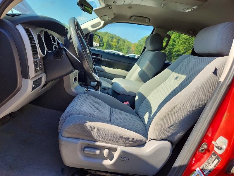 Photo 7 from auction – 2011 TOYOTA TUNDRA with VIN 5TFUY5F17BX199940
