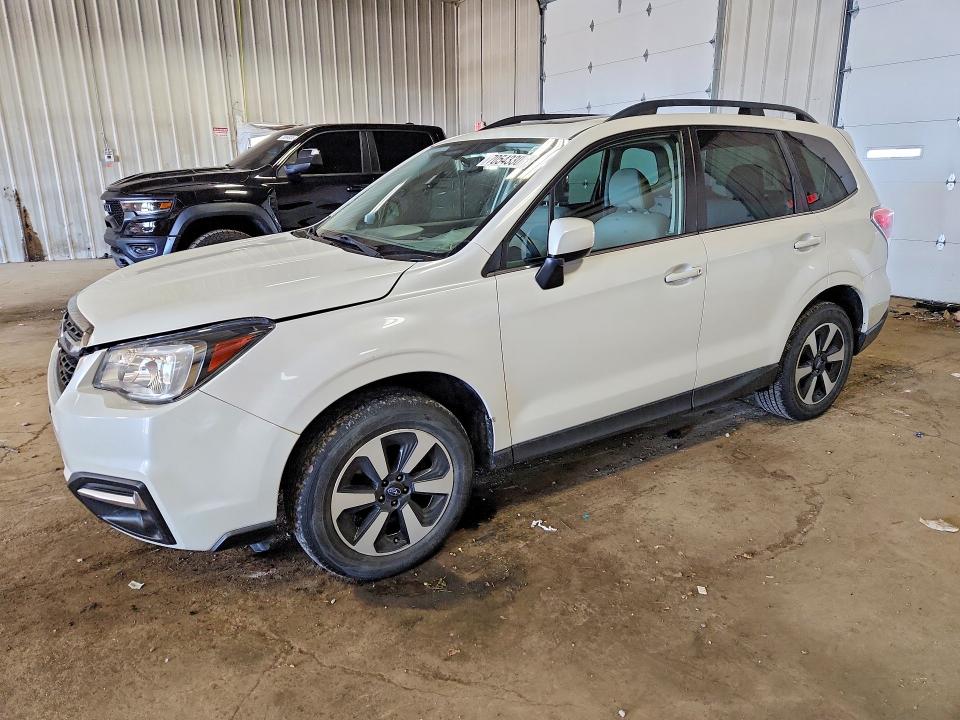 SUBARU FORESTER 2018 с VIN JF2SJAJCXJH442096 - Фото с аукциона