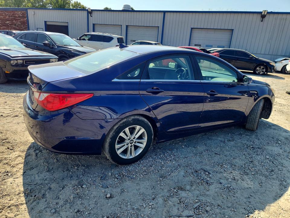صورة رقم 3 من المزاد - 2012 HYUNDAI SONATA مع VIN 5NPEB4AC5CH498459