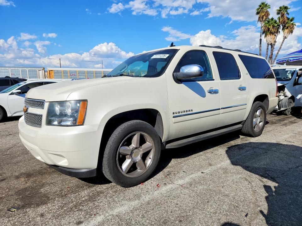 Photo 1 from auction – 2014 CHEVROLET SUBURBAN with VIN 1GNSCKE09ER213527