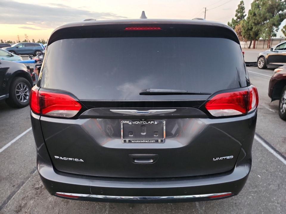 Photo 6 from auction – 2017 CHRYSLER PACIFICA with VIN 2C4RC1GG7HR840141