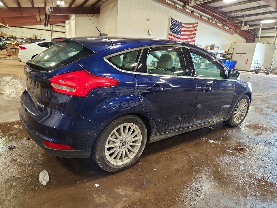 Photo 3 from auction – 2017 FORD FOCUS with VIN 1FADP3R43HL269940