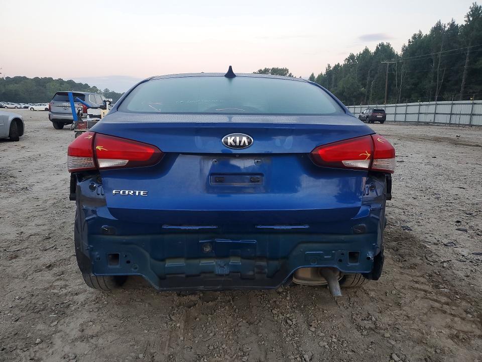 Photo 6 from auction – 2018 KIA FORTE with VIN 3KPFK4A72JE272937