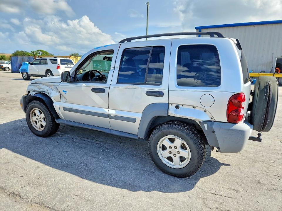 Photo 2 from auction – 2005 JEEP LIBERTY with VIN 1J4GL48K55W663873