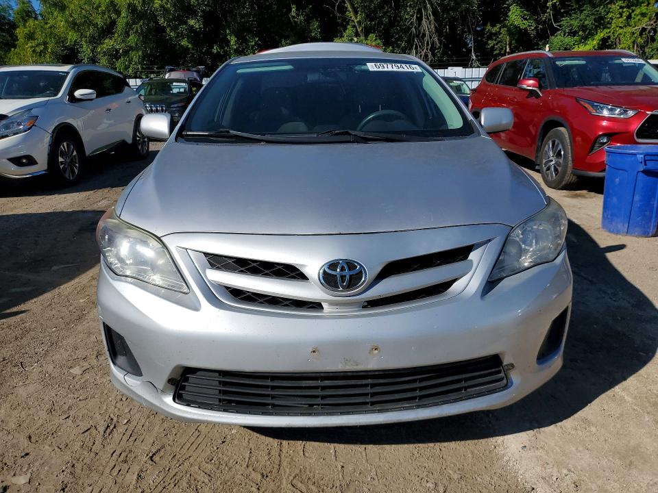 Photo 5 from auction – 2012 TOYOTA CORALLA with VIN 2T1BU4EE5CC854968