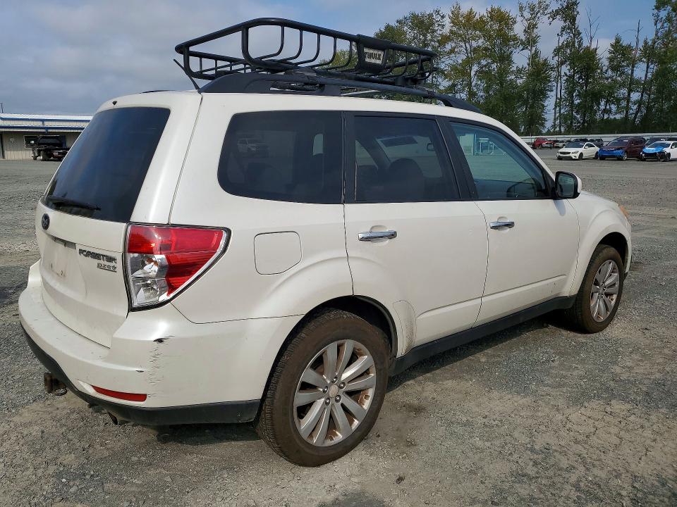 Photo 3 from auction – 2011 SUBARU FORESTER with VIN JF2SHAEC2BH762486