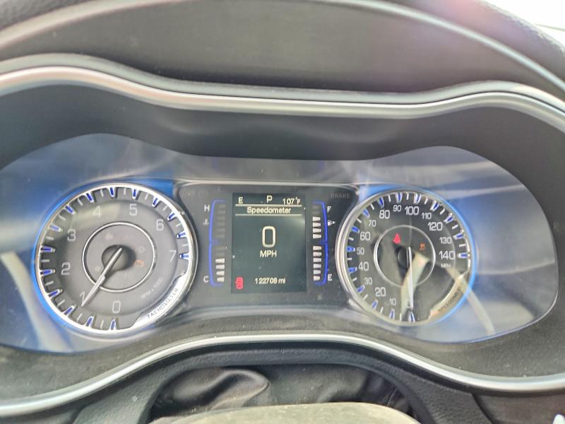 صورة رقم 9 من المزاد - 2015 CHRYSLER 200 مع VIN 1C3CCCAB1FN725497