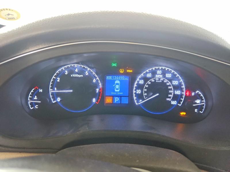 Photo 9 from auction – 2013 HYUNDAI GENESIS with VIN KMHGC4DD7DU258360