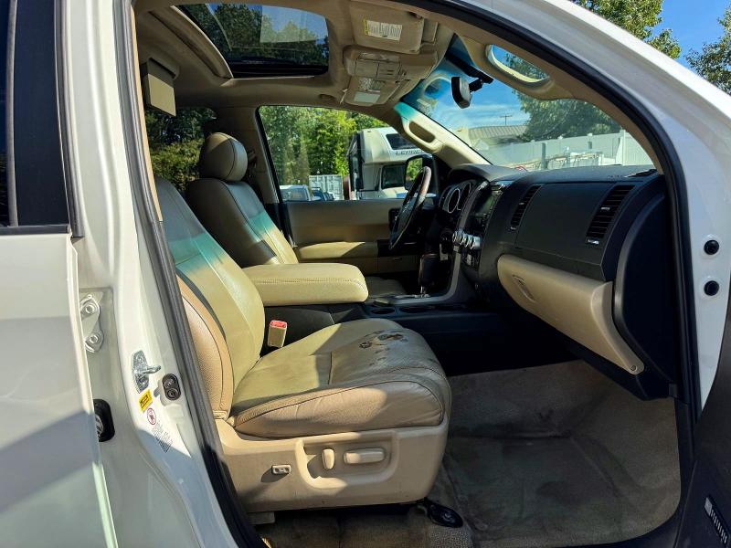 Zdjęcie 7 z aukcji – 2011 TOYOTA SEQUOIA z VIN 5TDDY5G17BS045796