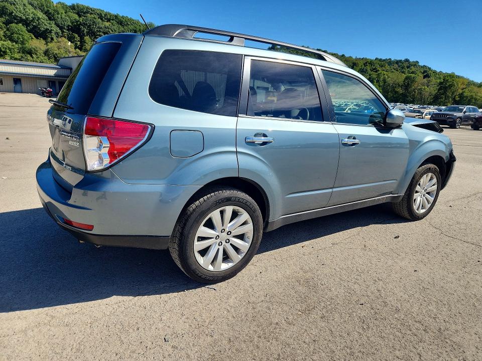 Фото 3 с аукциона – 2011 SUBARU FORESTER с VIN JF2SHADC1BH750587