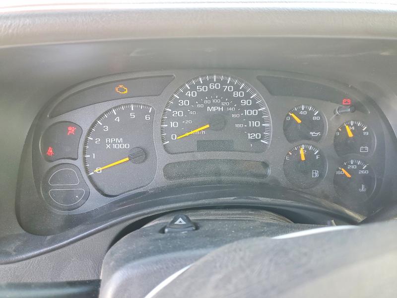 Photo 9 from auction – 2004 CHEVROLET SUBURBAN with VIN 3GNFK16Z34G122019
