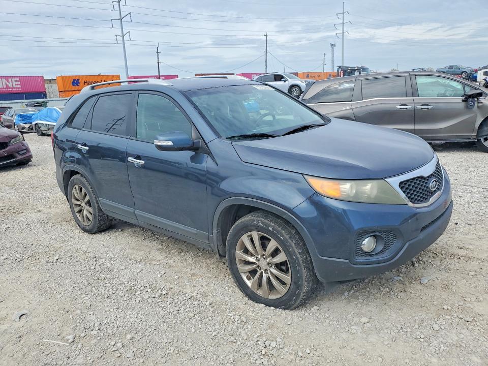 Foto 4 de la subasta – 2011 KIA SORENTO con VIN 5XYKU4A25BG047400