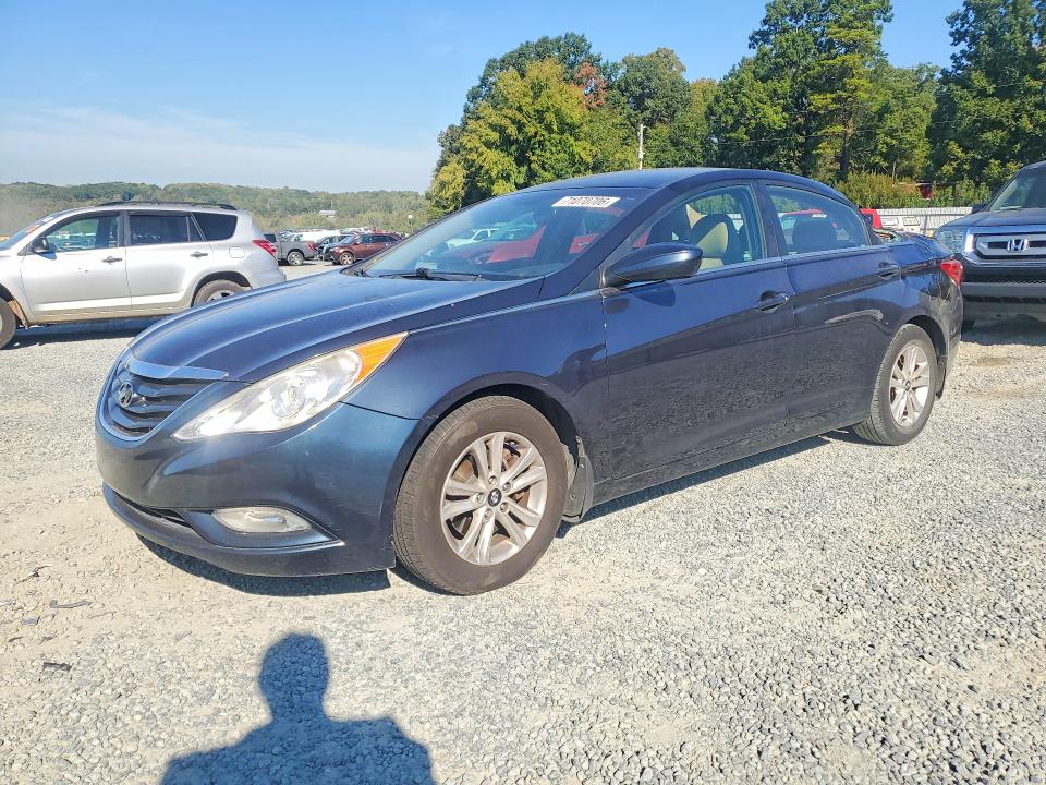HYUNDAI SONATA 2013 مع رقم تعريف المركبة 5NPEB4AC3DH558935 - صورة من المزاد