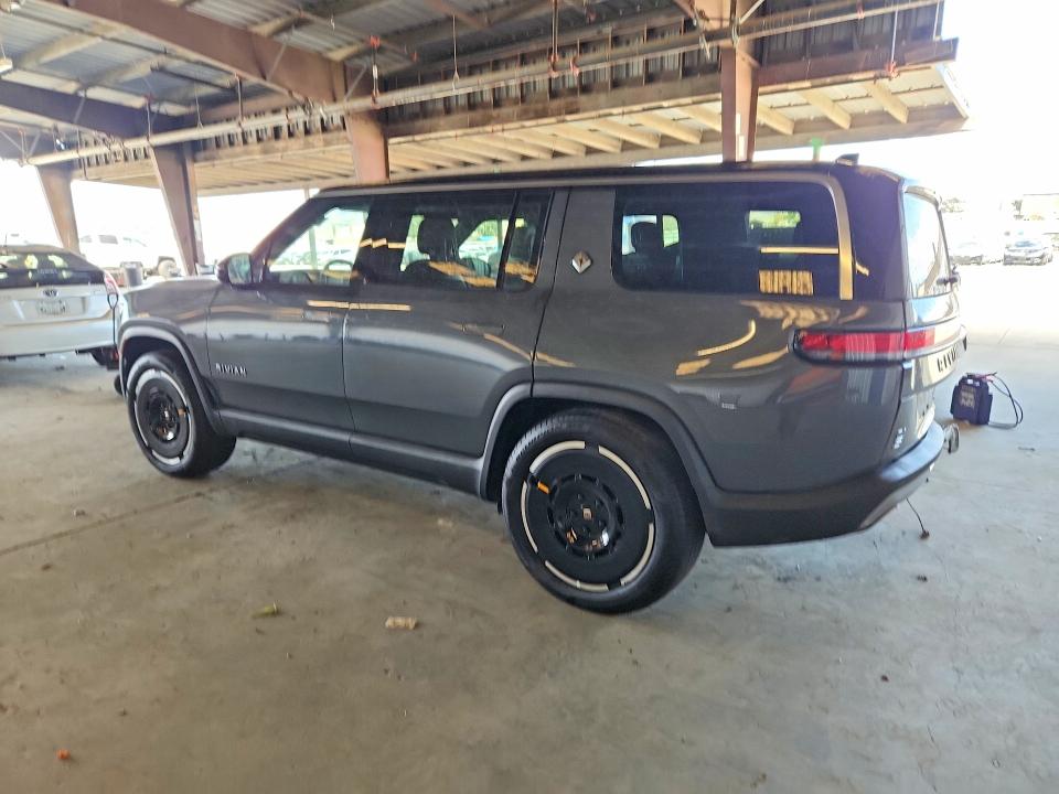 Photo 2 from auction – 2025 RIVIAN R1S with VIN 7PDSGBBA3SN048046