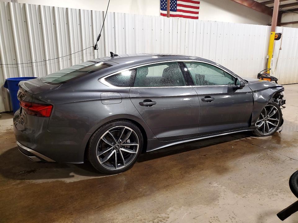 Foto 3 de la subasta – 2024 AUDI A5 con VIN WAUFACF55RA114432