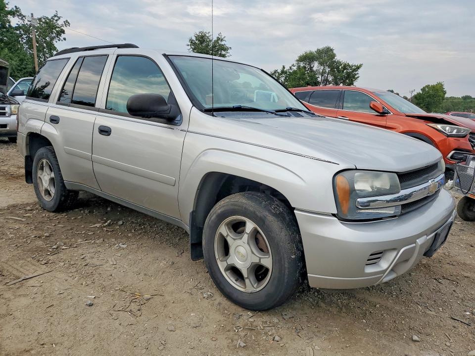 Photo 4 from auction – 2008 CHEVROLET TRAILBLAZER with VIN 1GNDT13S282102242