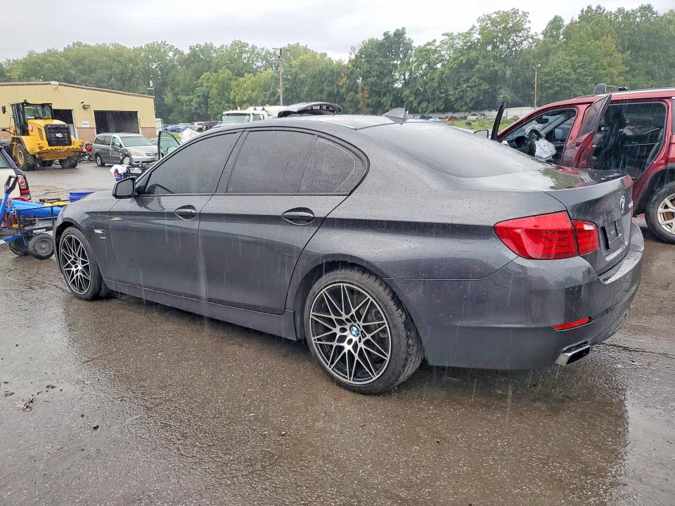 Photo 2 from auction – 2011 BMW 550 with VIN WBAFU9C54BC785857