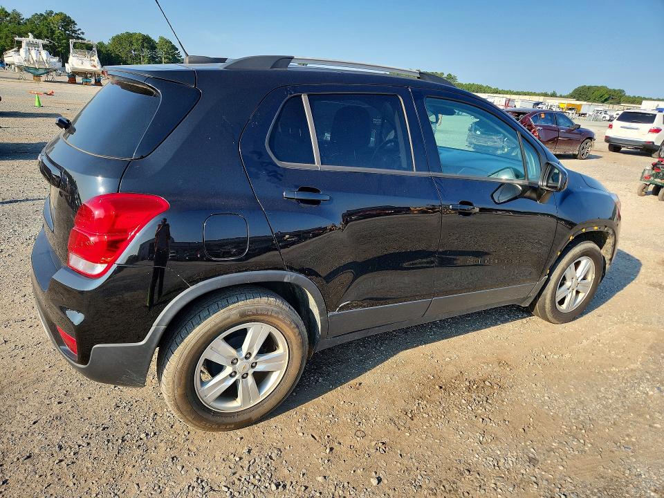 Photo 3 from auction – 2021 CHEVROLET TRAX with VIN KL7CJLSB8MB329854