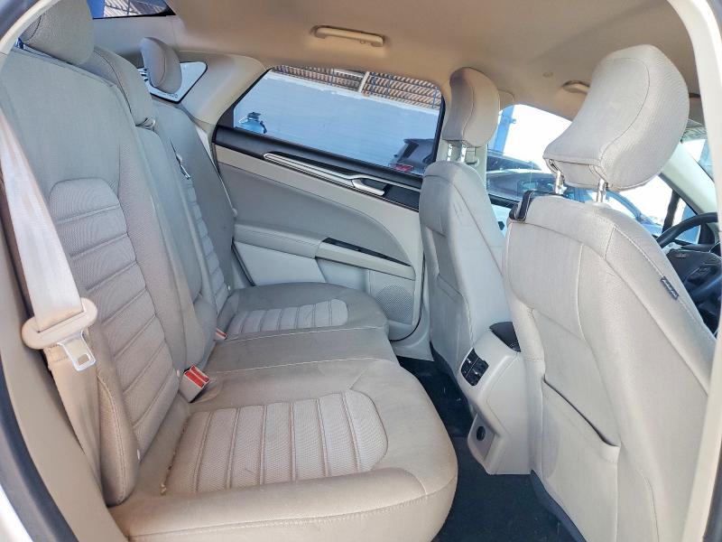 Photo 10 from auction – 2019 FORD FUSION with VIN 3FA6P0LU3KR177283