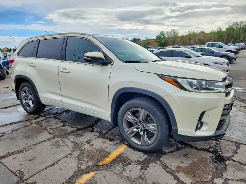 Photo 4 from auction – 2019 TOYOTA HIGHLANDER with VIN 5TDDZRFH0KS742343