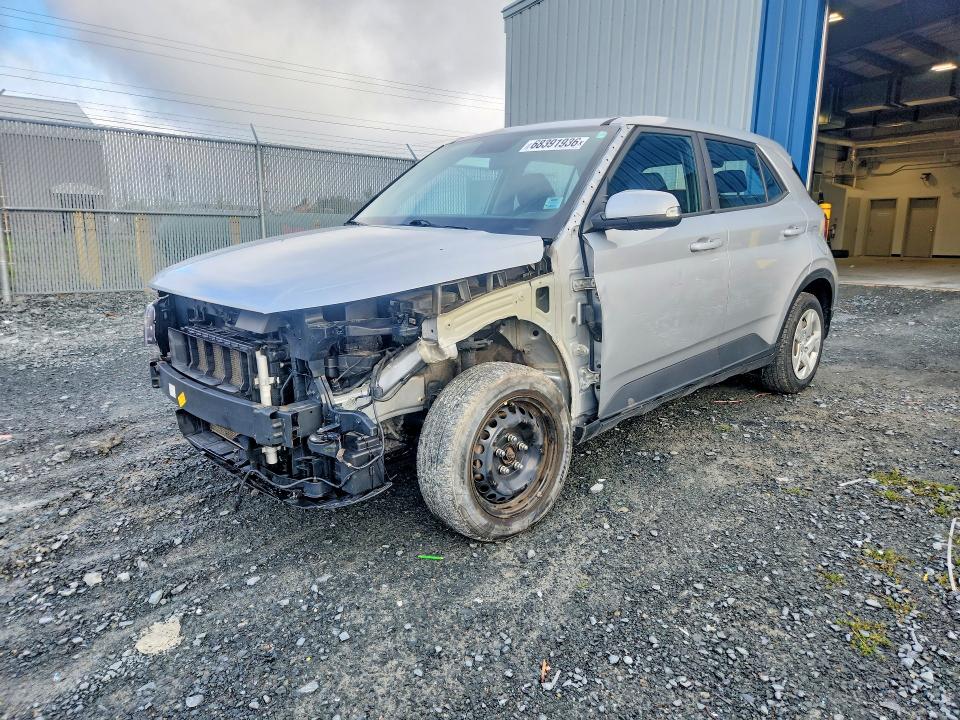 HYUNDAI VENUE 2022 with VIN KMHRB8A3XNU156132 - Photo from auction