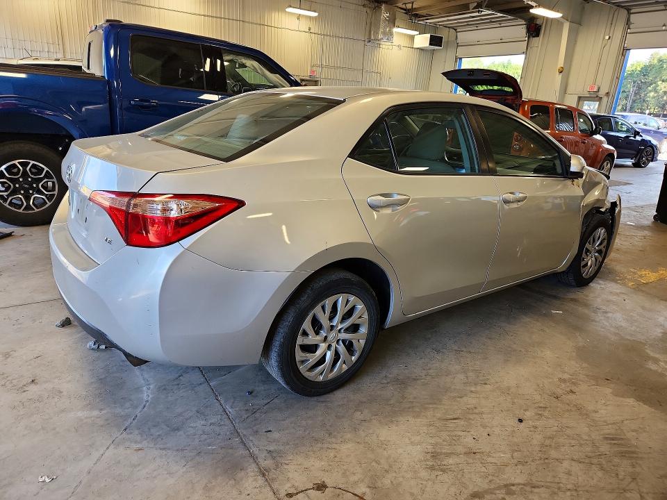 Photo 3 from auction – 2017 TOYOTA COROLLA with VIN 2T1BURHE3HC811682