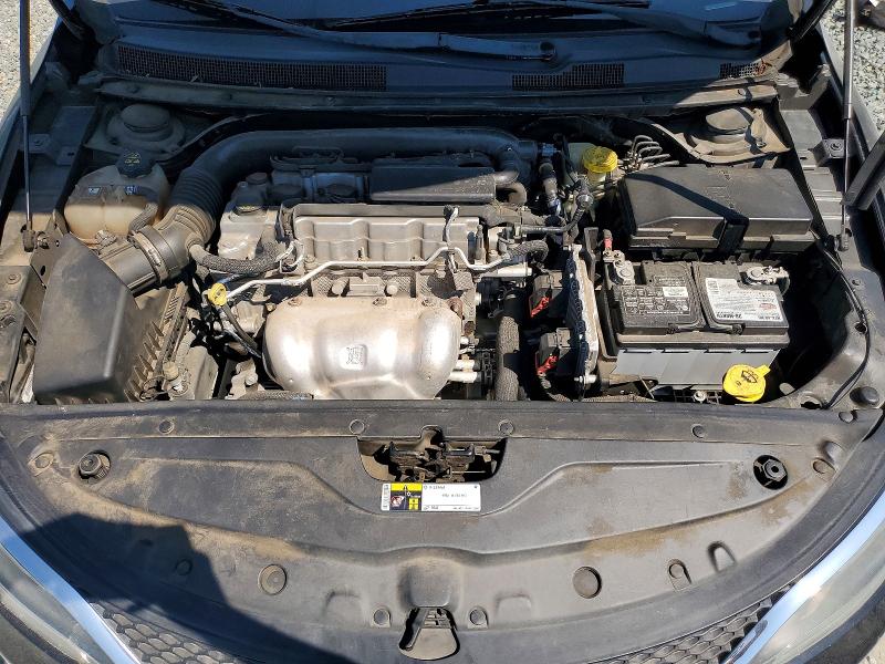 Photo 11 from auction – 2017 CHRYSLER 200 with VIN 1C3CCCFB6HN503632