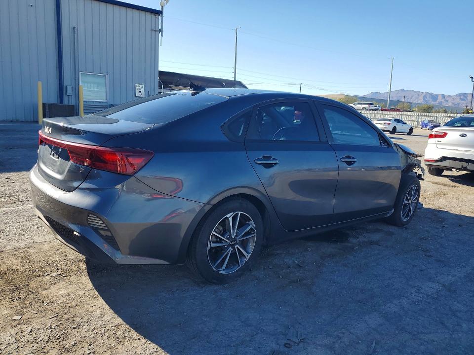 Foto 3 de la subasta – 2022 KIA FORTE con VIN 3KPF24AD0NE483632