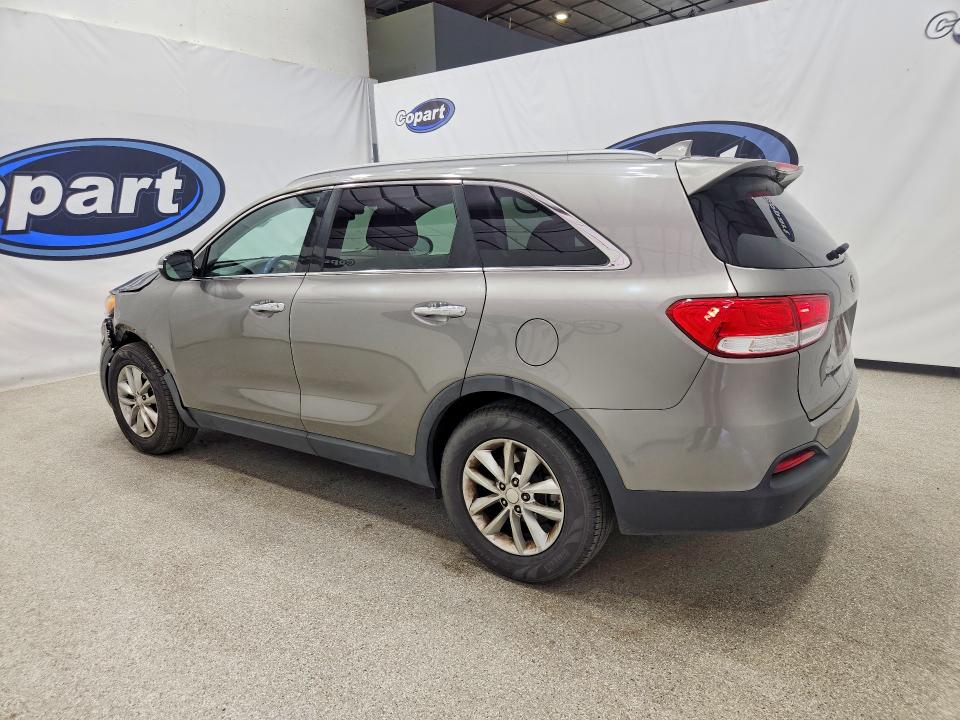 Photo 2 from auction – 2016 KIA SORENTO with VIN 5XYPG4A31GG061680